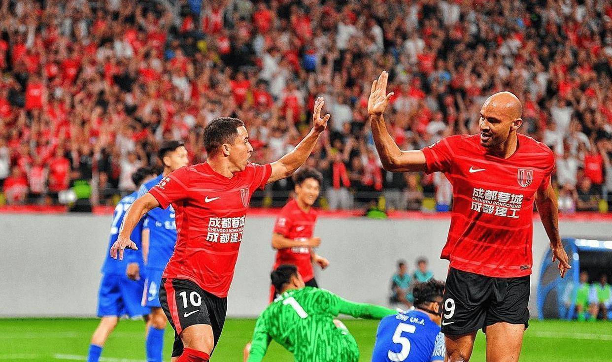 争冠之战,申花蓉城天王山之战,斯卢茨基的豪赌能否兑现?